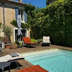 Le 52 en Provence - Chambres ou Suite en B&B dans Authentique Mas de Village avec Piscine au pied du Luberon