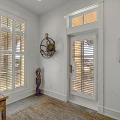 Hook, Wine & Sinker 133 SE