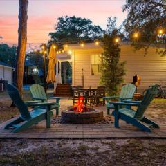 Modern Oak Island Escape 1 Mile to Long Beach!