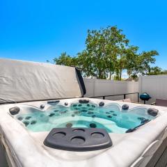 Tidal Tranquility - Luxe Beach Stay with Spa Hot Tub - Walk to Beach