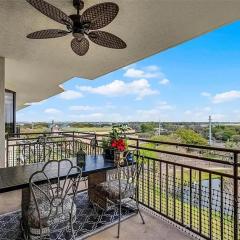 Spacious Lakefront Condo in Kissimmee