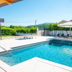 Vacation villa Matic with 7 bedrooms