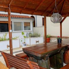 Apartments with parking space Pula - 24245