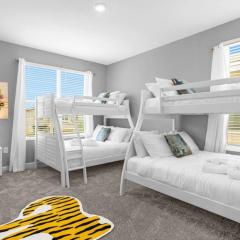 Disney Vacation Villa Pool & BBQ & Resort Clubhouse