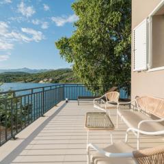 Mekenzi - new apartments by the sea