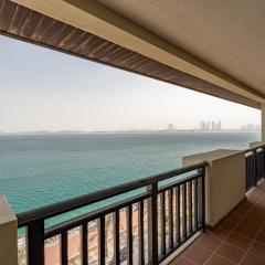 Seaside Elegance 1BDR Stay in Royal Amwaj