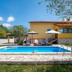 Gorgeous Home In Svetvincenat