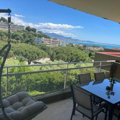 Appartement vu mer et montagnes