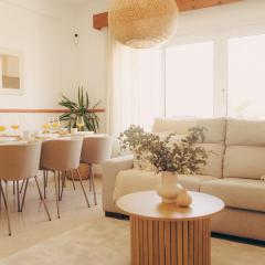 THERA Beachfront Villa - Sea Views & Free Parking