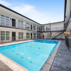 Charming Getaway in Houston Heights