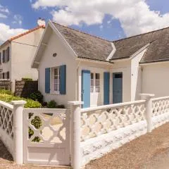 Charmant Gîte Familial à 30m de la Plage avec Cour Fleurie, Proche Commerces et Pêche à Pied - FR-1-306-833