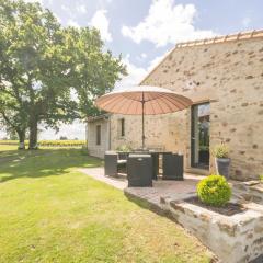 Gîte de charme avec piscine chauffée et WiFi - 2 chambres - FR-1-306-803