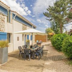 Ancien Bâtiment de Ferme Rénové entre Nantes et Pornic avec Jardin et Activités - FR-1-306-1028