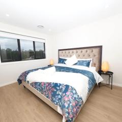 Modern 4 Bedroom House in Box Hill