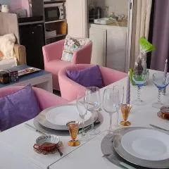 HEBERGEMENT CHEZ ANNIE HARMONIA CHAMBRE SDB WC EXCLUSIFS 200 M mer plages Promenade des anglais