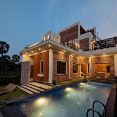 Villa with Private Pool, 12 mins walk to Beach