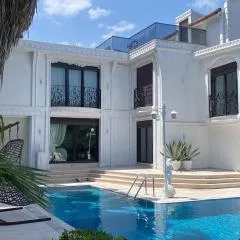 Cloud Nine by Alara - Luxury Private Pool and Garden Villa