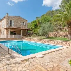 Hall of The Mountain Pool - Bunyola