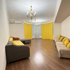 Огромные апартаменты у центра с 2 ванными комнатами