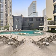 Business Bay Studio Near Dubai Mall, Burj Khalifa & Downtown Hotspots