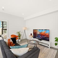 Sydney Olympic Park Escape w Car Space Height 2m