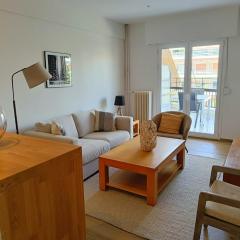 Elegant Renovated 1-Bedroom Flat with Park View