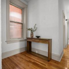 Cozy & Modern 2BR | St Louis