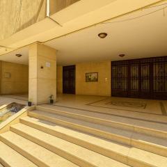 2 BR entire apartment - 1402