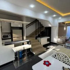 2BR Townhouse, 2 Bath, TV, Backyard - 326