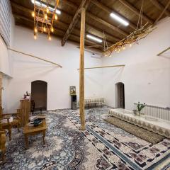 Sarzamin Guest House