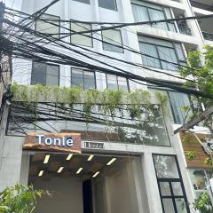 Tonle Hostel