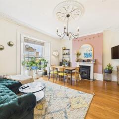 Beautiful Georgian Apartment | Near Falmouth Town Centre | Walk to Shops, Pubs & Restaurants