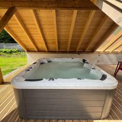 Chalet du saut de la bourrique, plain-pied, SPA, terrain clôturé