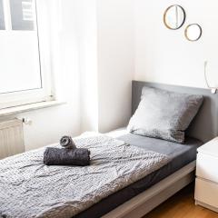 CosyHomes24 - Centrally with balcony and parking space - Ge09b