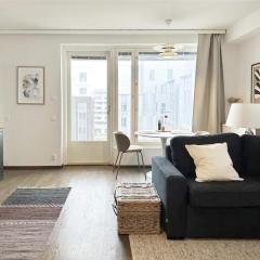 Penthouse with private sauna, large balcony, AC