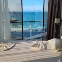 Rooms in SUNNY BAY