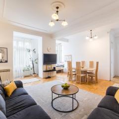 Urban Santiq City Center 3-bedroom apartment with balcony