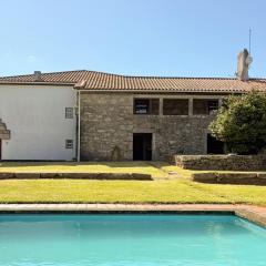 Casa das Pintoras Garden and Pool