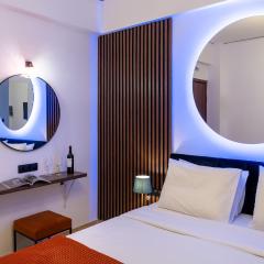 Dema Luxury Suites - Romvis