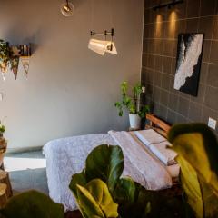 Bơ Trên Đồi Homestay
