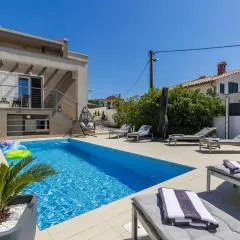 Holiday Home Elena by Interhome