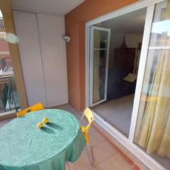 Spacieux 3P en Centre-ville de Menton, Terrasse, Parking, Wifi Gratuit, Proche Plage - FR-1-196-270