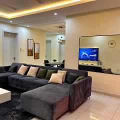 Granduer Apartment