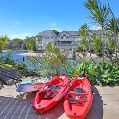 Wonderful Waterfront Apartment with Pool