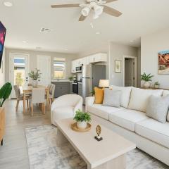 Cozy 2BR 3Bed 2Bath 70inch Smart TV Crib