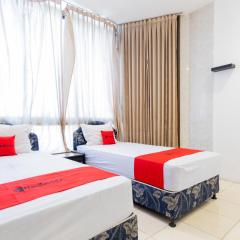 RedDoorz at Sparkling Hotel Surabaya
