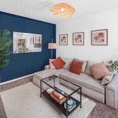 Chic Riverside Retreat Salford 4bd free parking