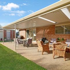 Retro Beach Break - 300 meters to the beach