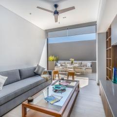 2 BR Cabo Marina Walk to Beach & Private Jacuzzi