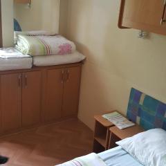 BUNGALO 2 SOBE I MALI D,BORAVAK S KUHINJOM I terasa
